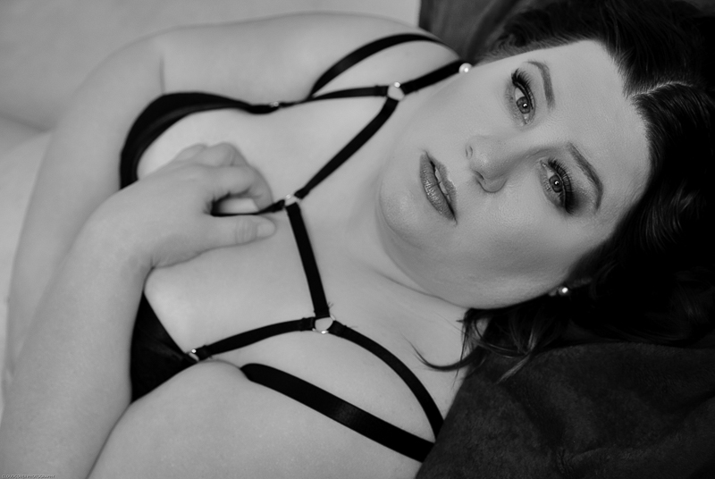 plus size woman with beautiful eyes