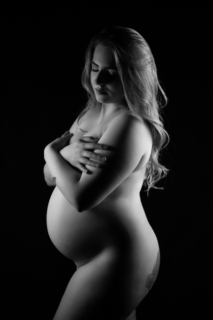 pregnancy boudoir photography services omaha